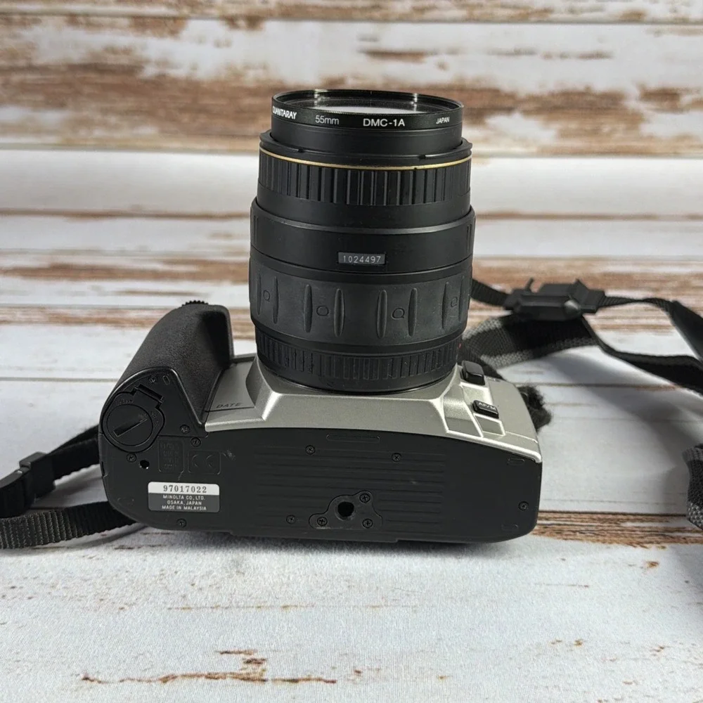 Minolta Maxxum STsi 35mm Film Camera with 28-80mm Zoom Lens